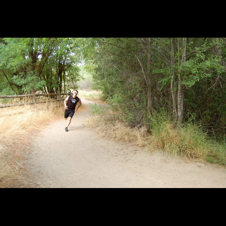 техника выполнения упражнения: Бег по пересеченной местности (Trail Running/Walking) на фото