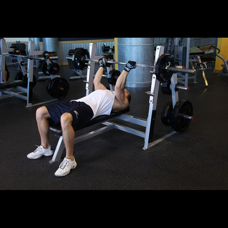 техника выполнения упражнения: Обратный жим лежа на скамье (Reverse Triceps Bench Press) на фото