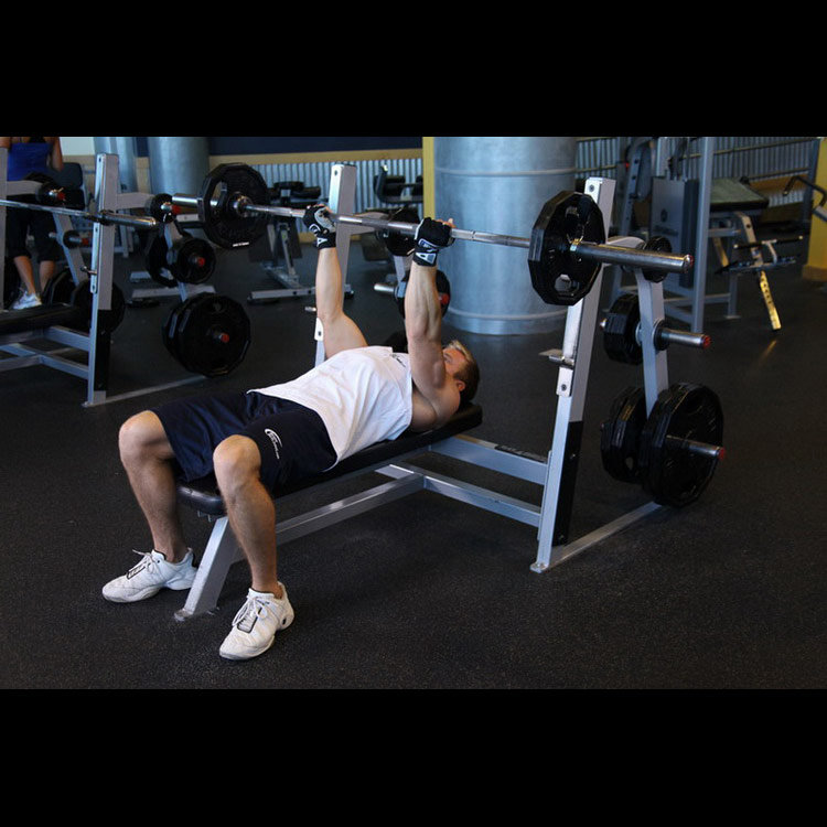 техника выполнения упражнения: Обратный жим лежа на скамье (Reverse Triceps Bench Press) на фото