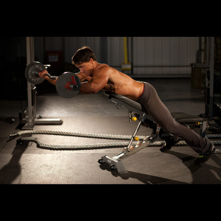 техника выполнения упражнения: Анти-гравити со штангой на мышцы пресса (Anti-Gravity Press) на фото
